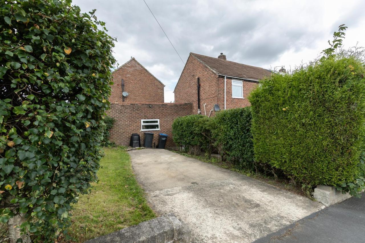 Taylor House Contractors Welcome Off Street Parking For Vans Durham Bagian luar foto